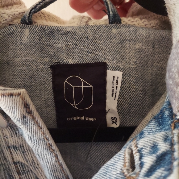 Original Use Jean Jacket with Sweatshirt sleeves n Hoodie. Qty 4 xs Qty 1 small - Picture 3 of 6